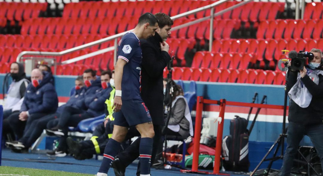 Pochettino y Di María entran al vestuario, después de que el futbolista sea sustituido en el PSG - Nantes Pochettino y Di María entran al vestuario, después de que el futbolista sea sustituido en el PSG - Nantes