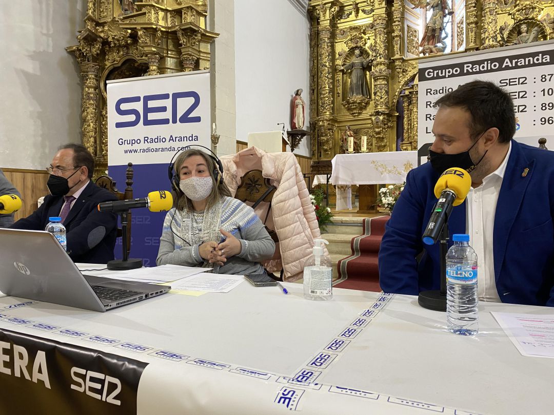 Ángel Guerra, diputado provincial, y Alberto Rasero, alcalde de Villalba, junto a Elena Lastra en el inicio del programa Ángel Guerra, diputado provincial, y Alberto Rasero, alcalde de Villalba, junto a Elena Lastra en el inicio del programa