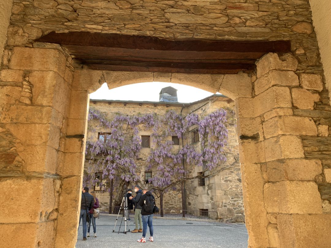 "La dama más antígua de Ponferrada", la más fotografiada, será una acuarela de Fernando Fueyo "La dama más antígua de Ponferrada", la más fotografiada, será una acuarela de Fernando Fueyo