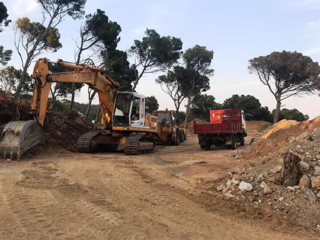 Una imatge de les obres al Puig Montcal Una imatge de les obres al Puig Montcal