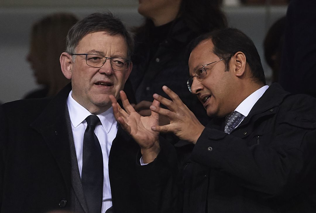 El presidente del Valencia CF, Anil Murthty, junto al president de la Generalitat, Ximo Puig. El presidente del Valencia CF, Anil Murthty, junto al president de la Generalitat, Ximo Puig.