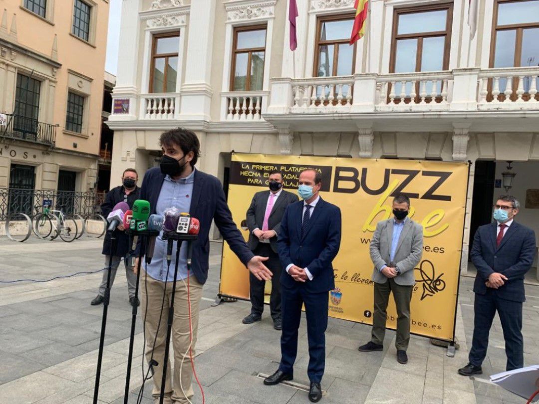 Presentación plataforma digital "Buzz bee" Presentación plataforma digital "Buzz bee"