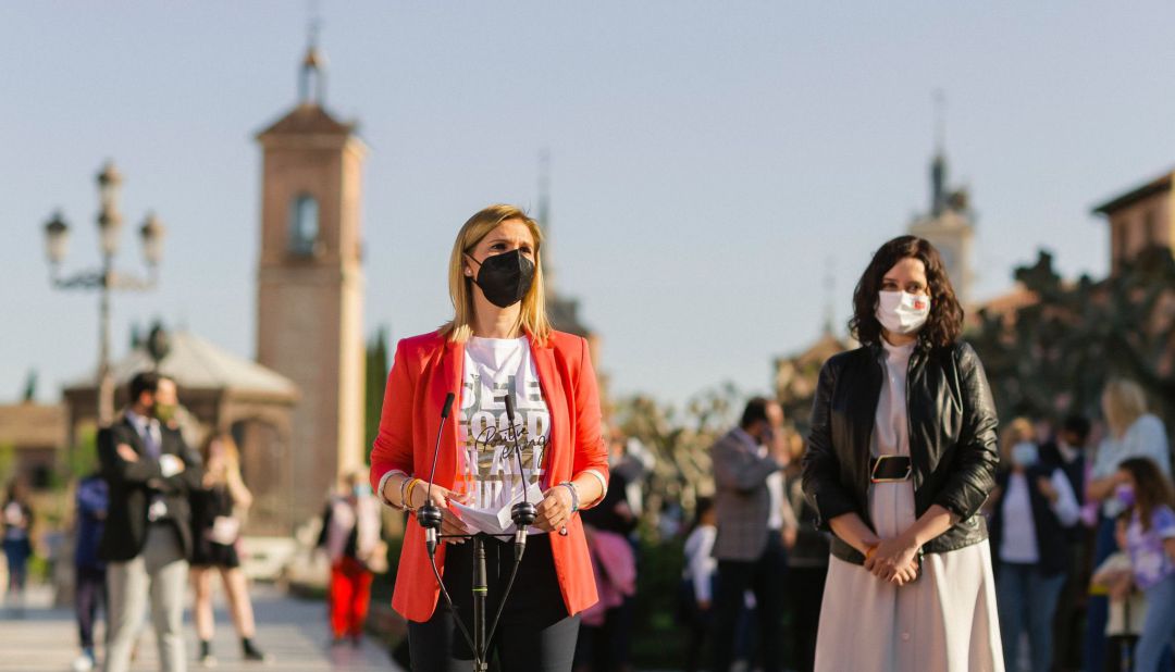Judith Piquet e Isabel Díaz Ayuso en Alcalá de Henares. Judith Piquet e Isabel Díaz Ayuso en Alcalá de Henares.