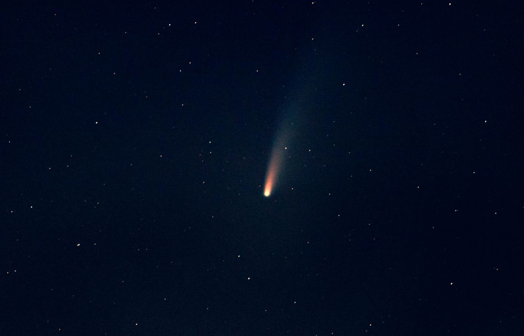 Una bola de fuego sobrevuela la Península Ibérica. Una bola de fuego sobrevuela la Península Ibérica.