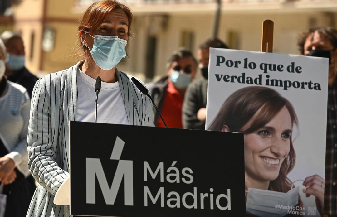 La candidata de Más Madrid a la Comunidad, Mónica García, durante la presentación este sábado del cartel electoral ante los medios de comunicación en Alcorcón. La candidata de Más Madrid a la Comunidad, Mónica García, durante la presentación este sábado del cartel electoral ante los medios de comunicación en Alcorcón.