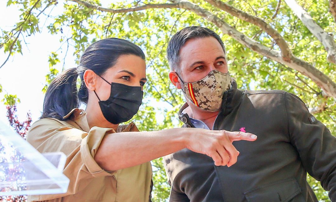 La candidata de Vox a la Presidencia de la Comunidad de Madrid, Rocío Monasterio y el presidente del partido, Santiago Abascal durante un acto previo a las elecciones en la región en Boadilla del Monte. La candidata de Vox a la Presidencia de la Comunidad de Madrid, Rocío Monasterio y el presidente del partido, Santiago Abascal durante un acto previo a las elecciones en la región en Boadilla del Monte.