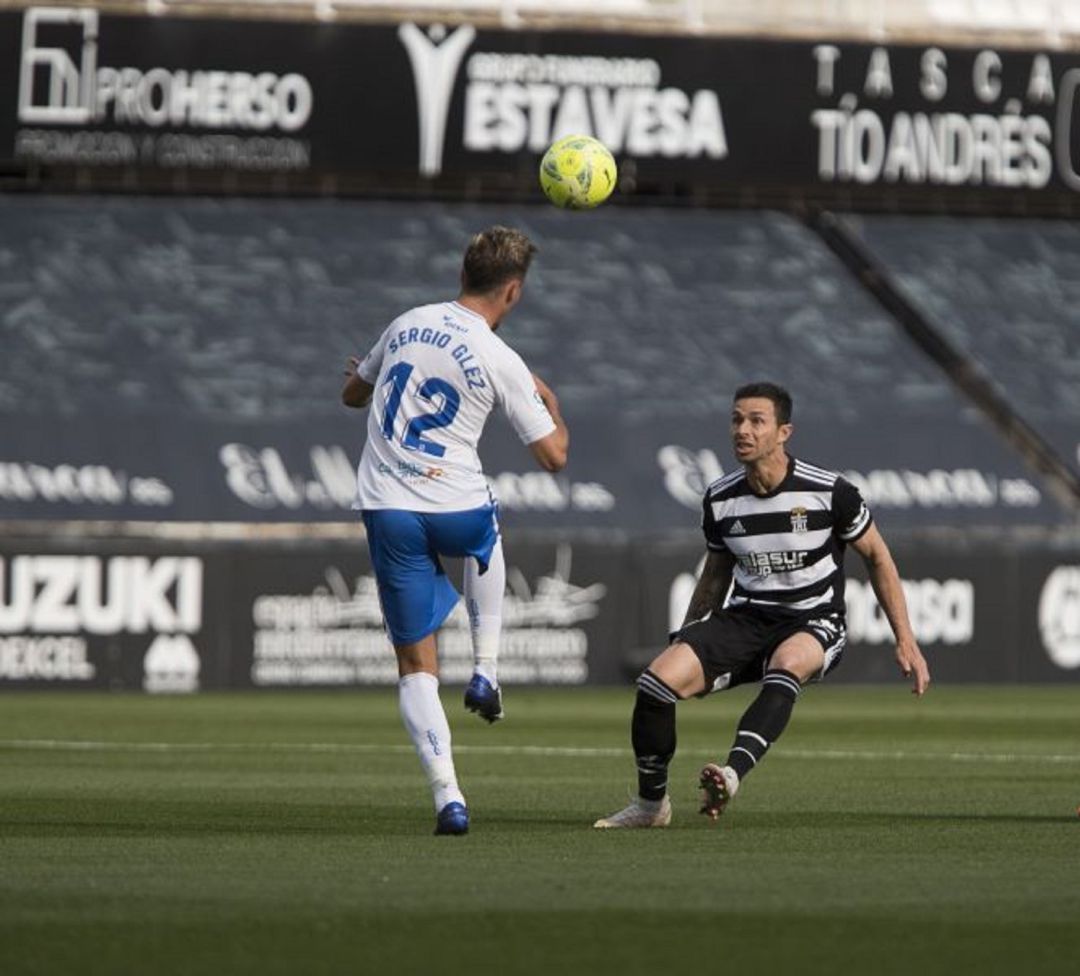 Sergio González, ante Rubén Castro. Sergio González, ante Rubén Castro.