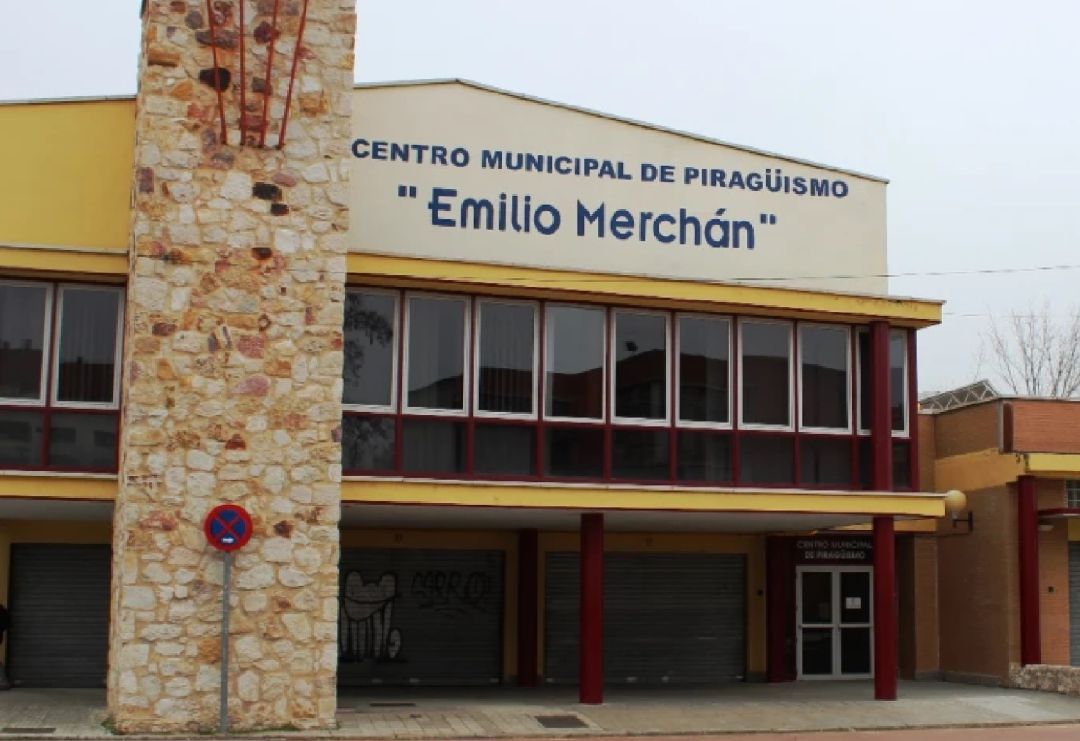 Centro Municipal "Emilio Merchán· Centro Municipal "Emilio Merchán·