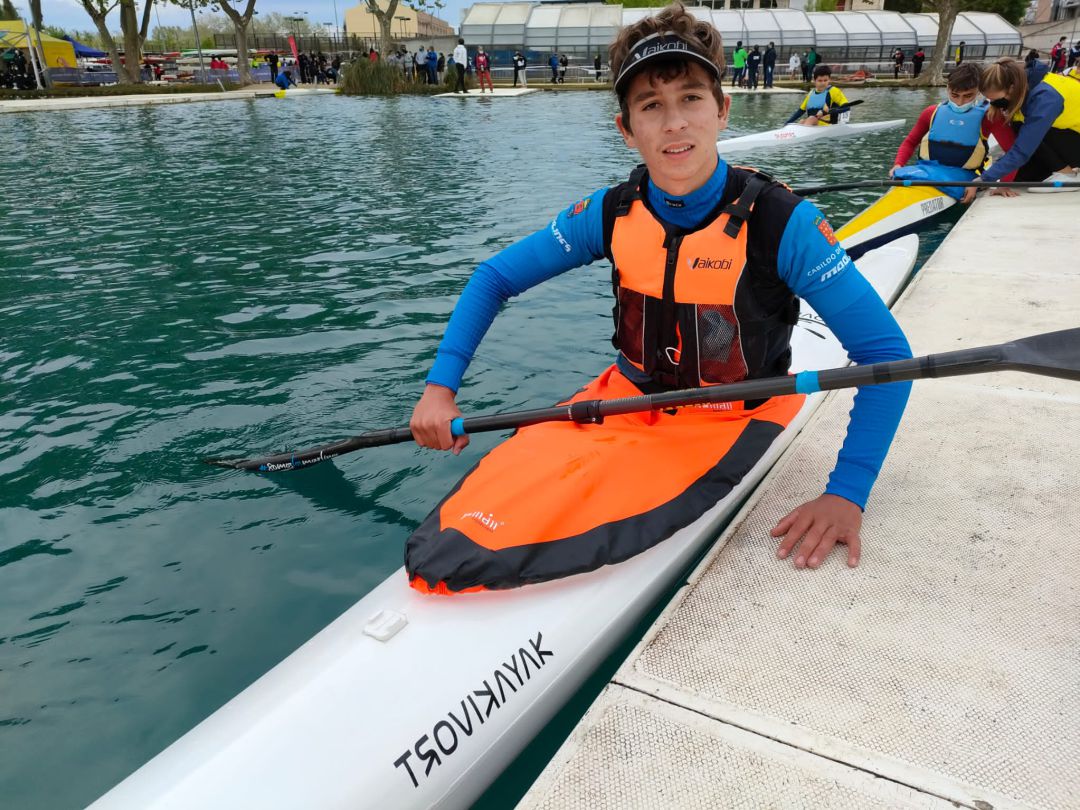 Eloy Woelke en su kayak. Eloy Woelke en su kayak.