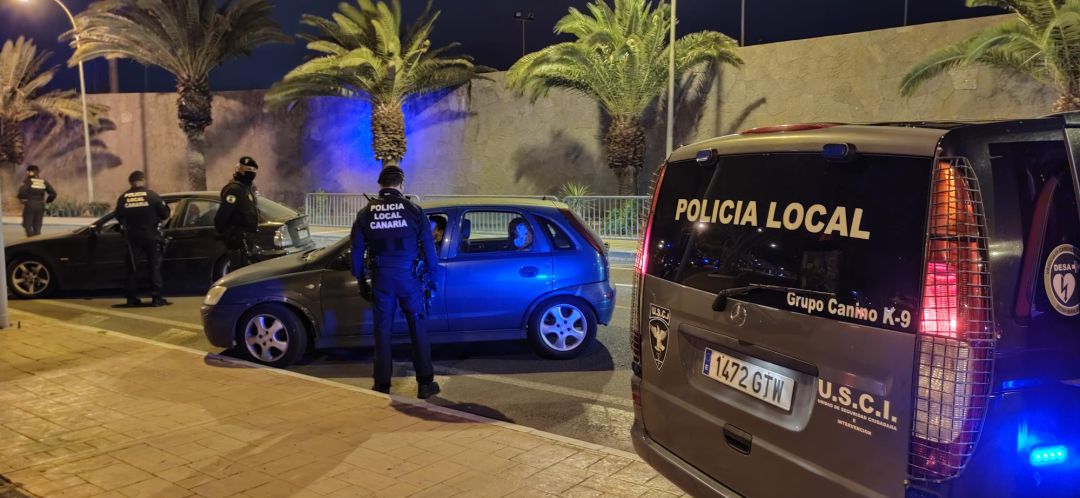 Agentes de la Unidad de Seguridad Ciudadana (USCI) de la Policía Local de Arrecife. Agentes de la Unidad de Seguridad Ciudadana (USCI) de la Policía Local de Arrecife.