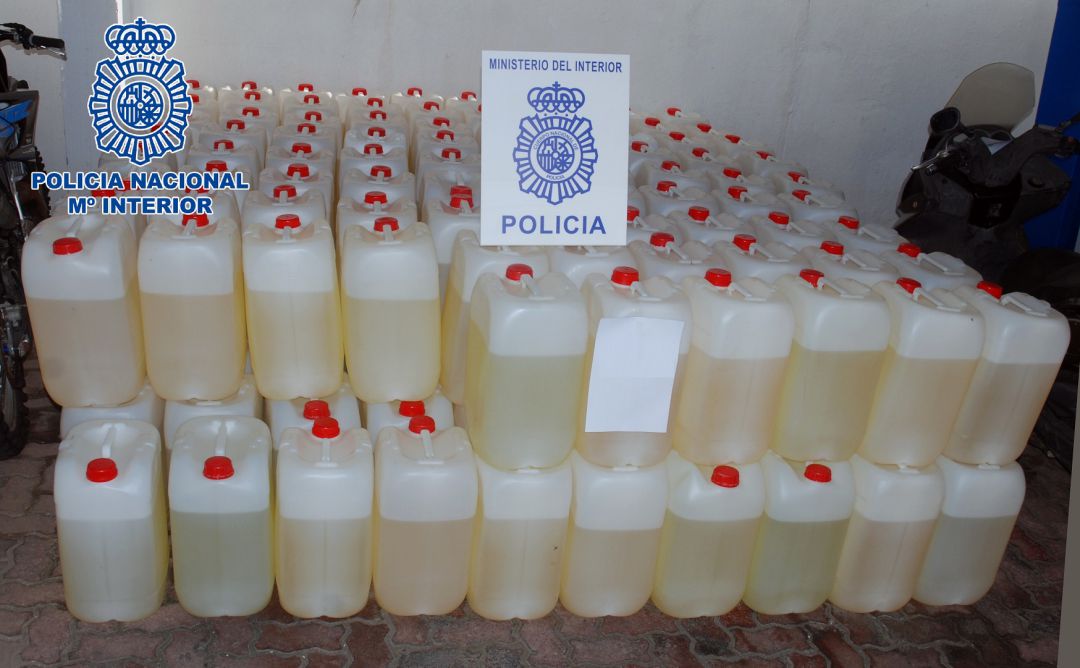 Garrafas intervenidas por la Policía. Garrafas intervenidas por la Policía.