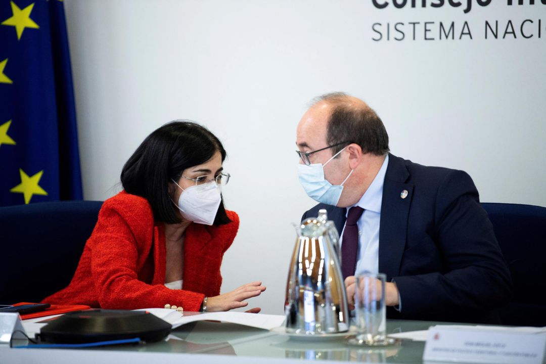 El ministro de Política Territorial y Función Pública, Miquel Iceta y la ministra de Sanidad, Carolina Darias durante el Consejo Interterritorial del Sistema Nacional de Salud celebrado este miércoles. El ministro de Política Territorial y Función Pública, Miquel Iceta y la ministra de Sanidad, Carolina Darias durante el Consejo Interterritorial del Sistema Nacional de Salud celebrado este miércoles.