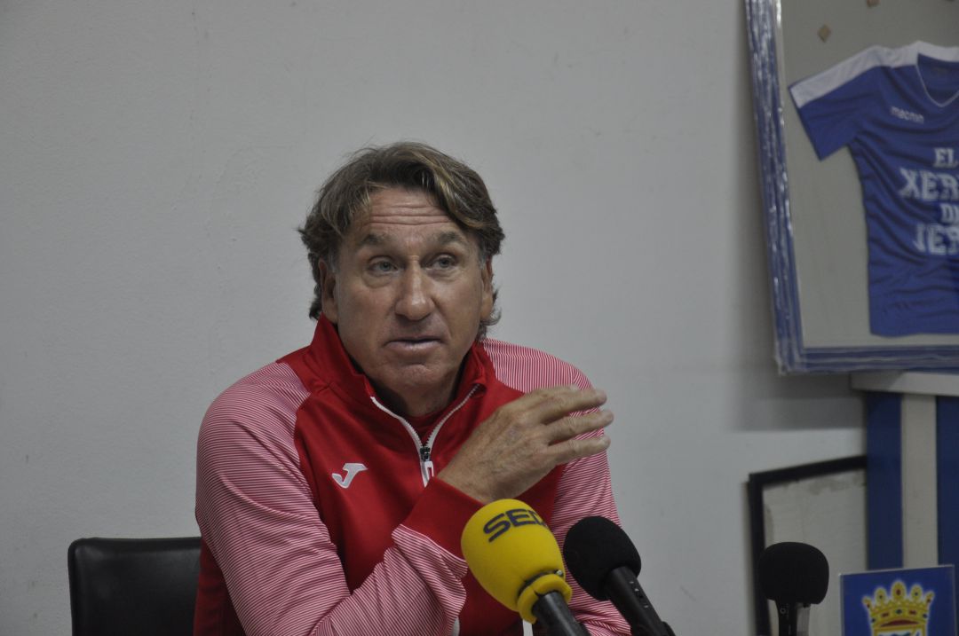 Esteban Vigo, entrenador del Xerez CD Esteban Vigo, entrenador del Xerez CD