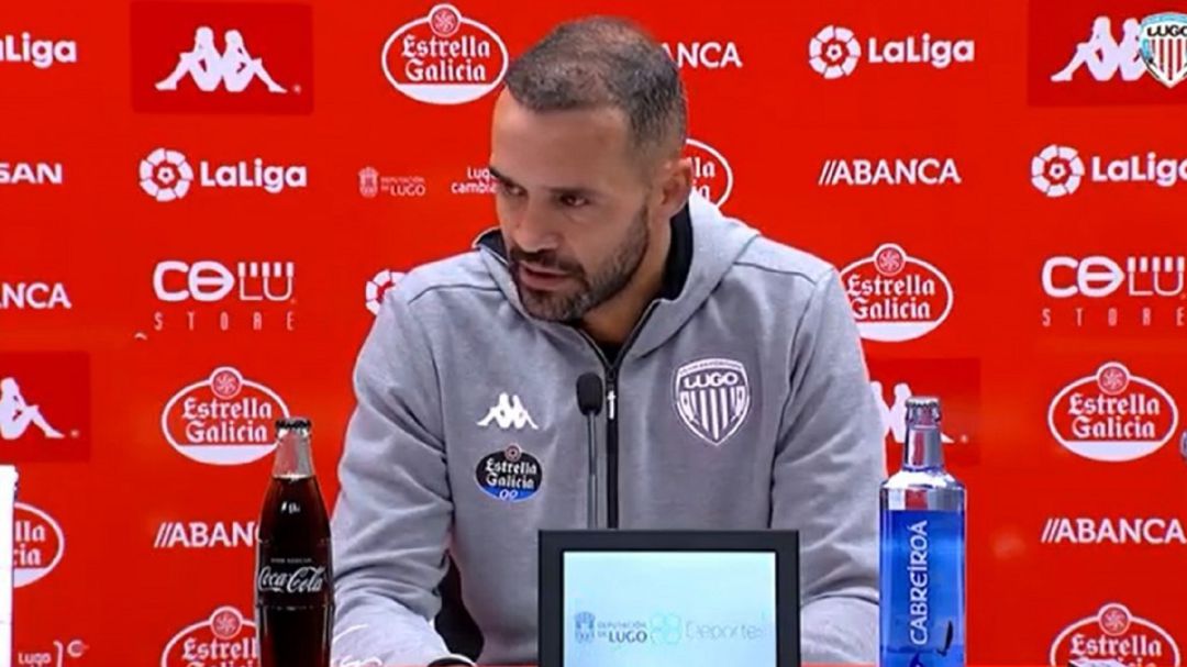 Juanfran García en una rueda de prensa Juanfran García en una rueda de prensa