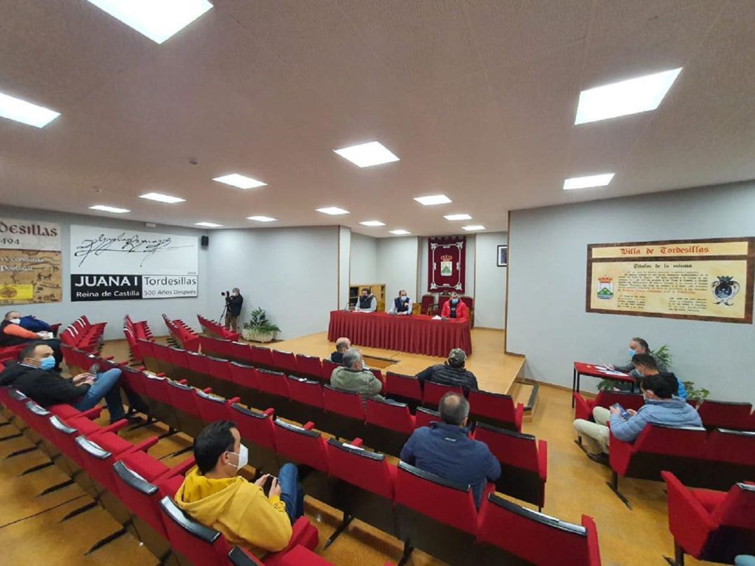 Reunión celebrada en Tordesillas para abordar el futuro del Toro de la Vega Reunión celebrada en Tordesillas para abordar el futuro del Toro de la Vega