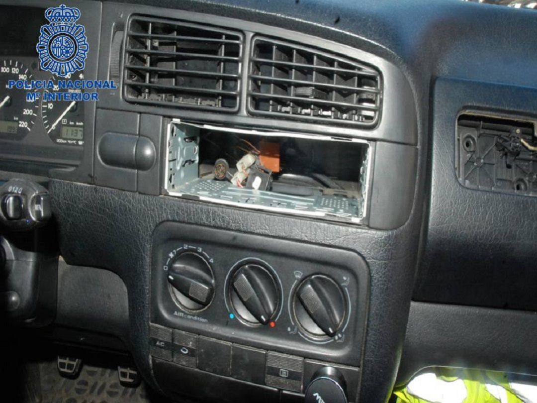 Detenido tras robar en un coche en Pamplona y olvidar su móvil en el interior Detenido tras robar en un coche en Pamplona y olvidar su móvil en el interior