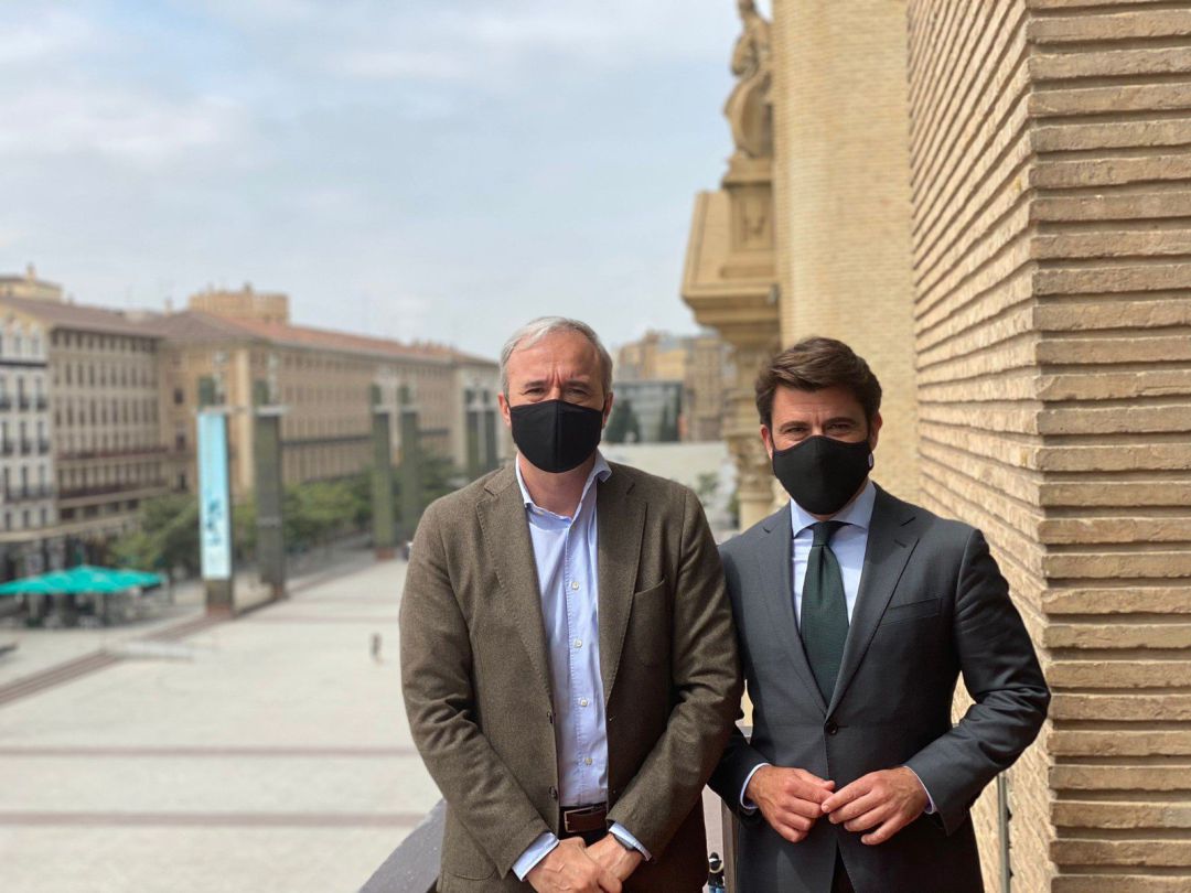 El portavoz del Partido Popular, Beltrán Pérez, hoy en Zaragoza con su alcalde, el popular Jorge Azcón.
El portavoz del Partido Popular, Beltrán Pérez, hoy en Zaragoza con su alcalde, el popular Jorge Azcón.
