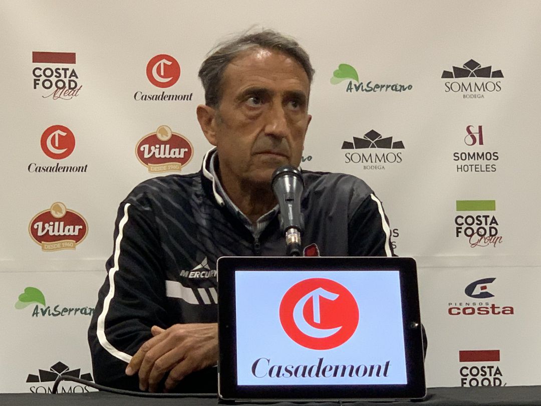 Luis Casimiro fue presentado en el Pabellón Príncipe Felipe Luis Casimiro fue presentado en el Pabellón Príncipe Felipe