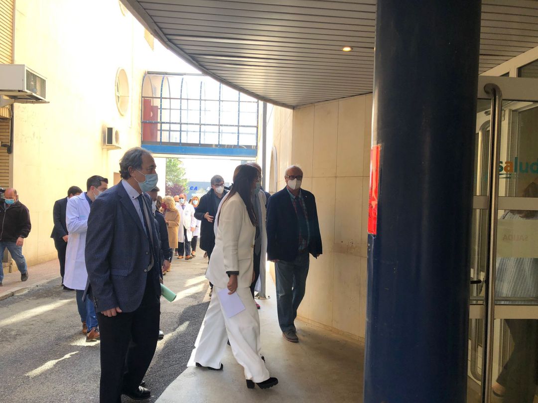 La consejera de Sanidad visita el Hospital San Jorge de Huesca La consejera de Sanidad visita el Hospital San Jorge de Huesca