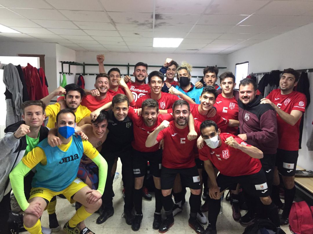 Los jugadores de las Quinientas celebran el triunfo Los jugadores de las Quinientas celebran el triunfo