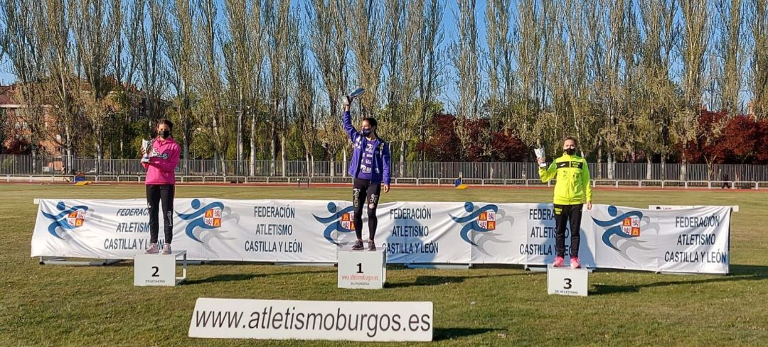 Carmen Romero, de Las Celtíberas, en el primer puesto del podio. Carmen Romero, de Las Celtíberas, en el primer puesto del podio.