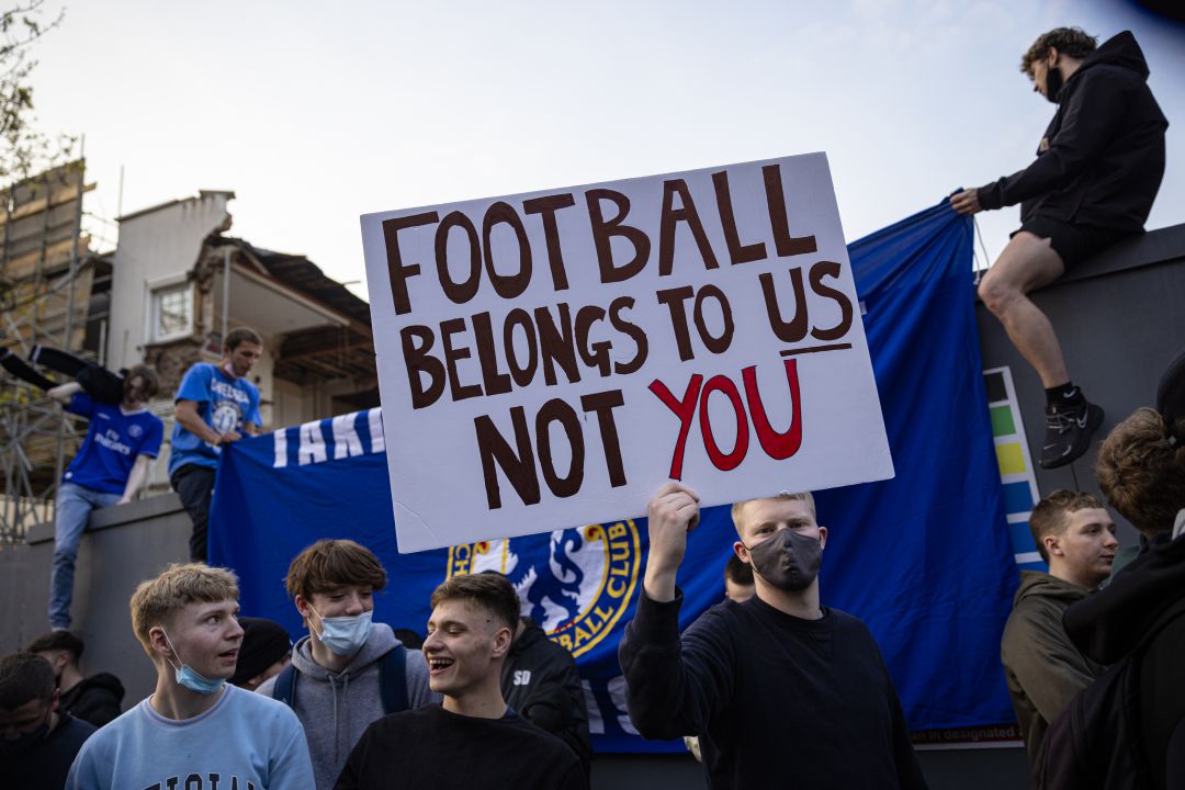 Aficionados del Chelsea FC protestan contra la Superliga Aficionados del Chelsea FC protestan contra la Superliga