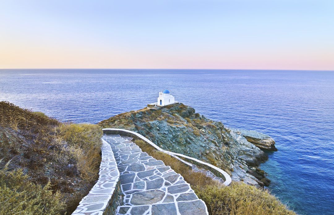 Sifnos, una isla griega libre de COVID. Sifnos, una isla griega libre de COVID.
