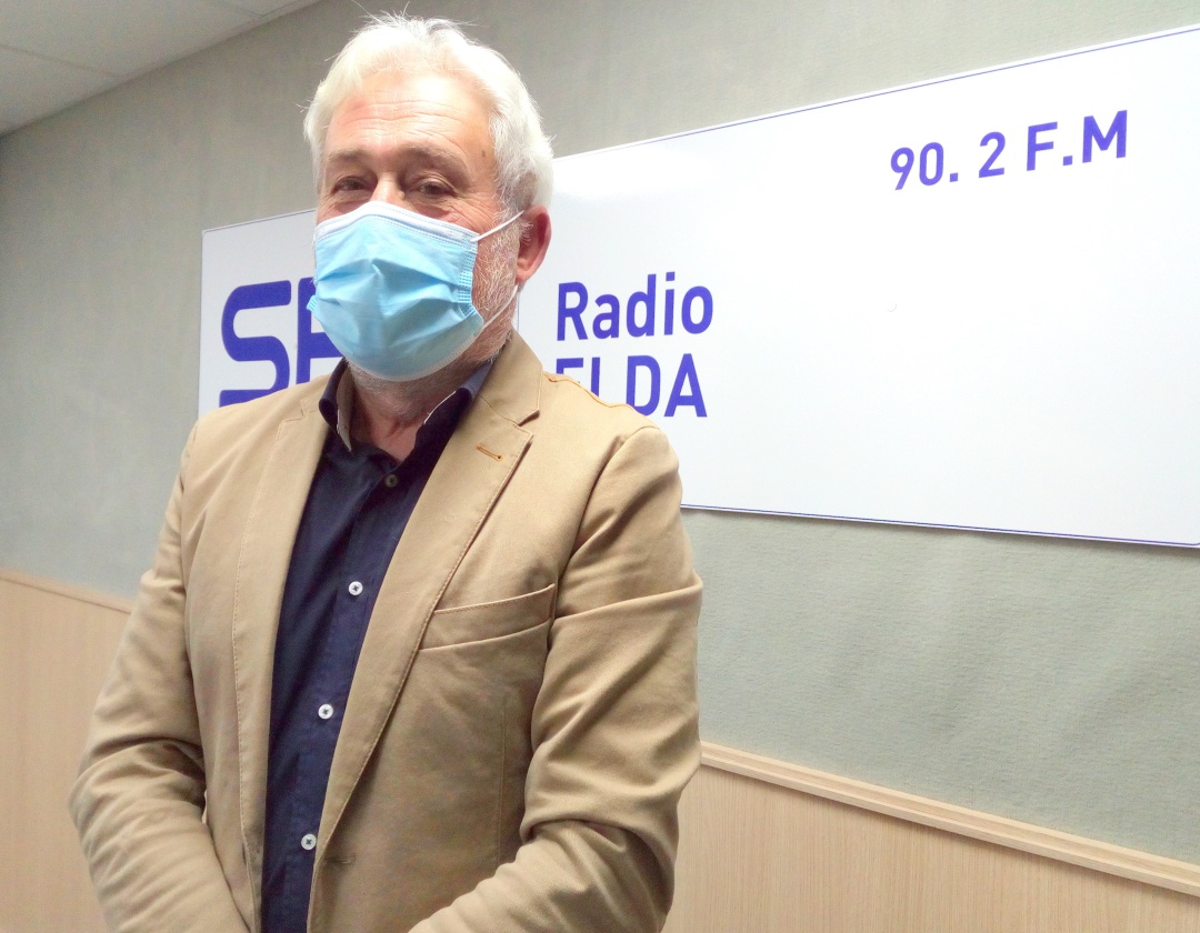 J. P. Azorón, ex alcalde de Elda, en el programa Hoy por Hoy Elda Vinalopó, ha recordado su apoyo a la asociación AMFI J. P. Azorón, ex alcalde de Elda, en el programa Hoy por Hoy Elda Vinalopó, ha recordado su apoyo a la asociación AMFI