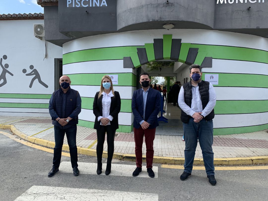 De derecha a izquierda, Carlos Porcel, concejal de Deportes; Noel López, alcalde de Maracena (Granada); Vanessa Romero, concejala de Presidencia; y Víctor Ortega, concejal de Obras y Servicios De derecha a izquierda, Carlos Porcel, concejal de Deportes; Noel López, alcalde de Maracena (Granada); Vanessa Romero, concejala de Presidencia; y Víctor Ortega, concejal de Obras y Servicios