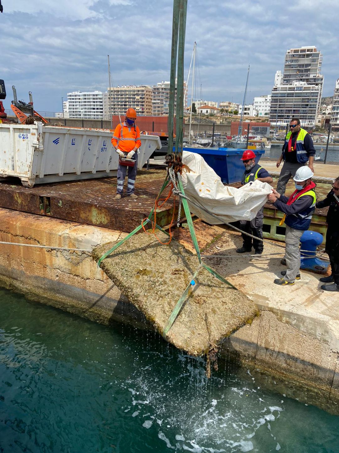 Limpieza de la bahía de Portmany Limpieza de la bahía de Portmany