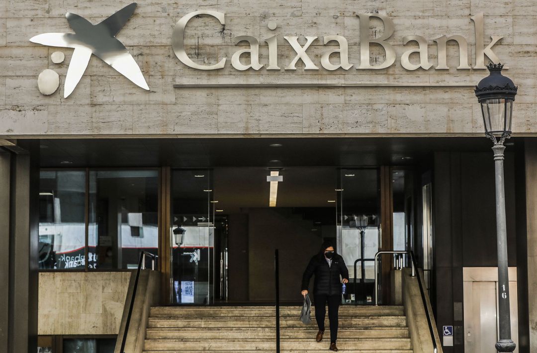 CaixaBank plantea el despido de 8.291 en toda España CaixaBank plantea el despido de 8.291 en toda España