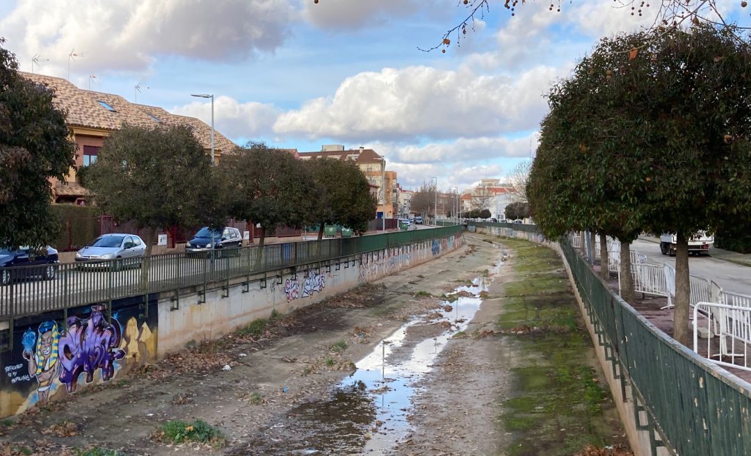 Imagen del estado actual del último tramo del Canal de Valdepeñas (Ciudad Real) Imagen del estado actual del último tramo del Canal de Valdepeñas (Ciudad Real)
