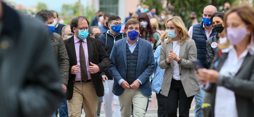 Piden el voto para que el próximo 4 de mayo los vecinos de Alcobendas vuelvan a dar el triunfo al PP tras el paréntesis de 2019 Piden el voto para que el próximo 4 de mayo los vecinos de Alcobendas vuelvan a dar el triunfo al PP tras el paréntesis de 2019