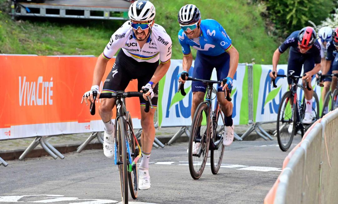 Valverde, tras la rueda de Alaphillipe Valverde, tras la rueda de Alaphillipe