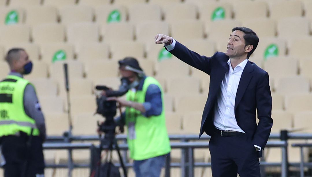 1Athletic Bilbao coach Marcelino Garcia Toral gestures during the Spanish Copa del Rey (King's Cup) final soccer match between Athletic Bilbao and FC Barcelona at Estadio La Cartuja de Sevilla 1Athletic Bilbao coach Marcelino Garcia Toral gestures during the Spanish Copa del Rey (King's Cup) final soccer match between Athletic Bilbao and FC Barcelona at Estadio La Cartuja de Sevilla