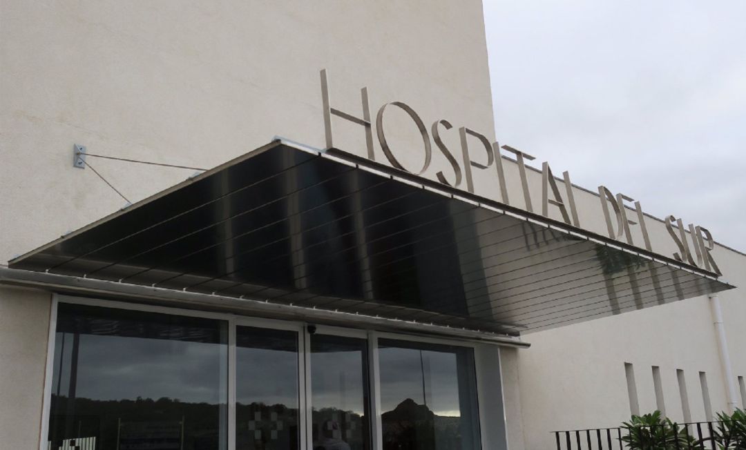 Entrada al Hospital del Sur de Tenerife Entrada al Hospital del Sur de Tenerife