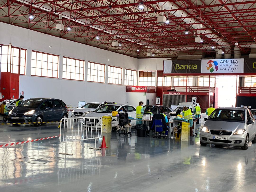 Vacunación masiva contra la covid en las instalaciones de la Feria de Muestras de Armilla (Granada) Vacunación masiva contra la covid en las instalaciones de la Feria de Muestras de Armilla (Granada)