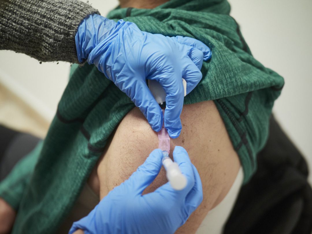 Una sanitaria vacuna contra el Covid-19 Una sanitaria vacuna contra el Covid-19