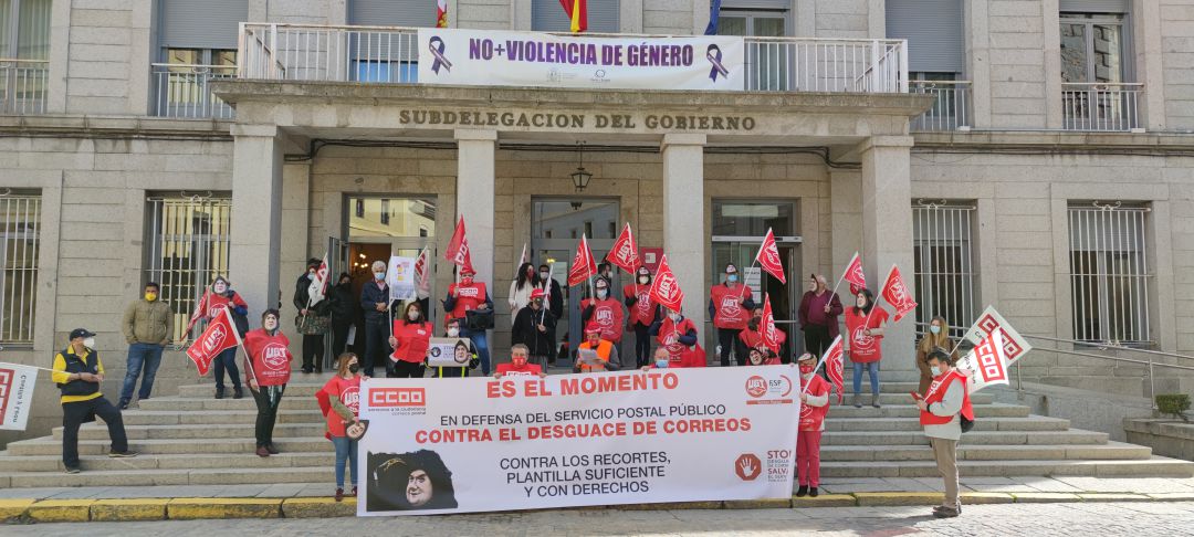 Concentracion de delegados de CCOO y UGT Correos Concentracion de delegados de CCOO y UGT Correos