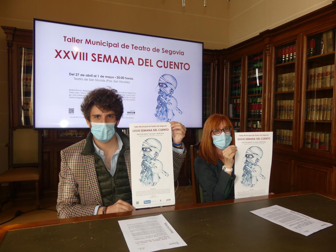 Alberto Espinar, concejal de Cultura, y Maite Hernangómez, directora del taller de Teatro Alberto Espinar, concejal de Cultura, y Maite Hernangómez, directora del taller de Teatro