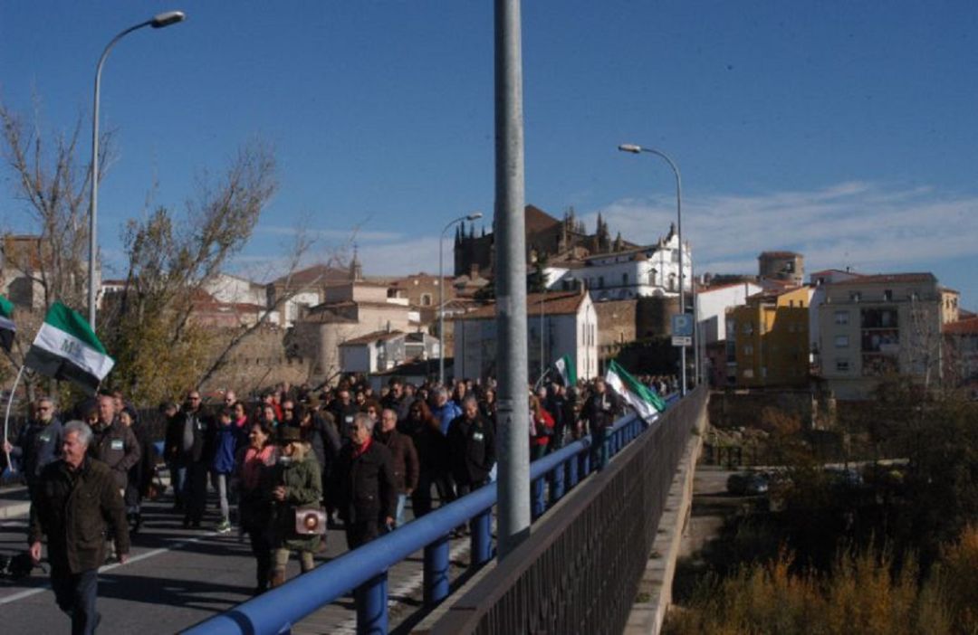 Manifestación de la Plataforma Milana Bonita en Plasencia Manifestación de la Plataforma Milana Bonita en Plasencia