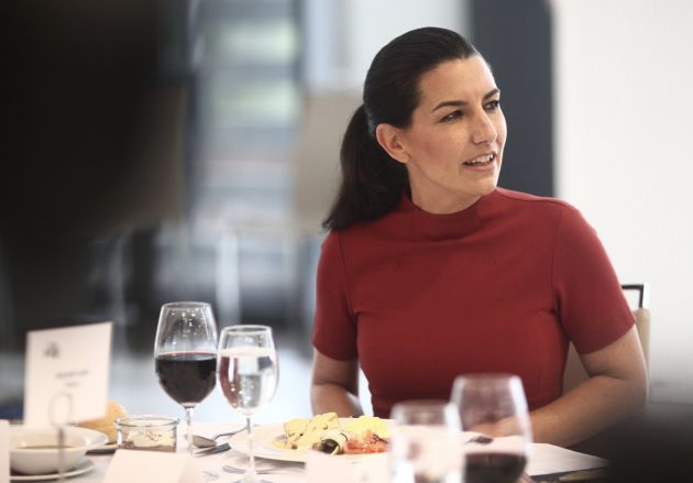 La candidata de Vox a la Presidencia de la Comunidad de Madrid, Rocío Monasterio, durante un desayuno-coloquio en el Club Siglo XXI, a 22 de abril de 2021, en Madrid (España). La candidata de Vox acude este jueves a este desayuno-coloquio después de participar anoche en el primer debate electoral de la campaña por la Comunidad de Madrid. La candidata de Vox a la Presidencia de la Comunidad de Madrid, Rocío Monasterio, durante un desayuno-coloquio en el Club Siglo XXI, a 22 de abril de 2021, en Madrid (España). La candidata de Vox acude este jueves a este desayuno-coloquio después de participar anoche en el primer debate electoral de la campaña por la Comunidad de Madrid.