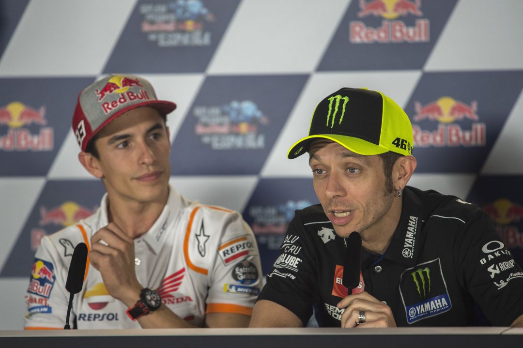 Marc Márquez y Rossi en rueda de prensa.
Marc Márquez y Rossi en rueda de prensa.