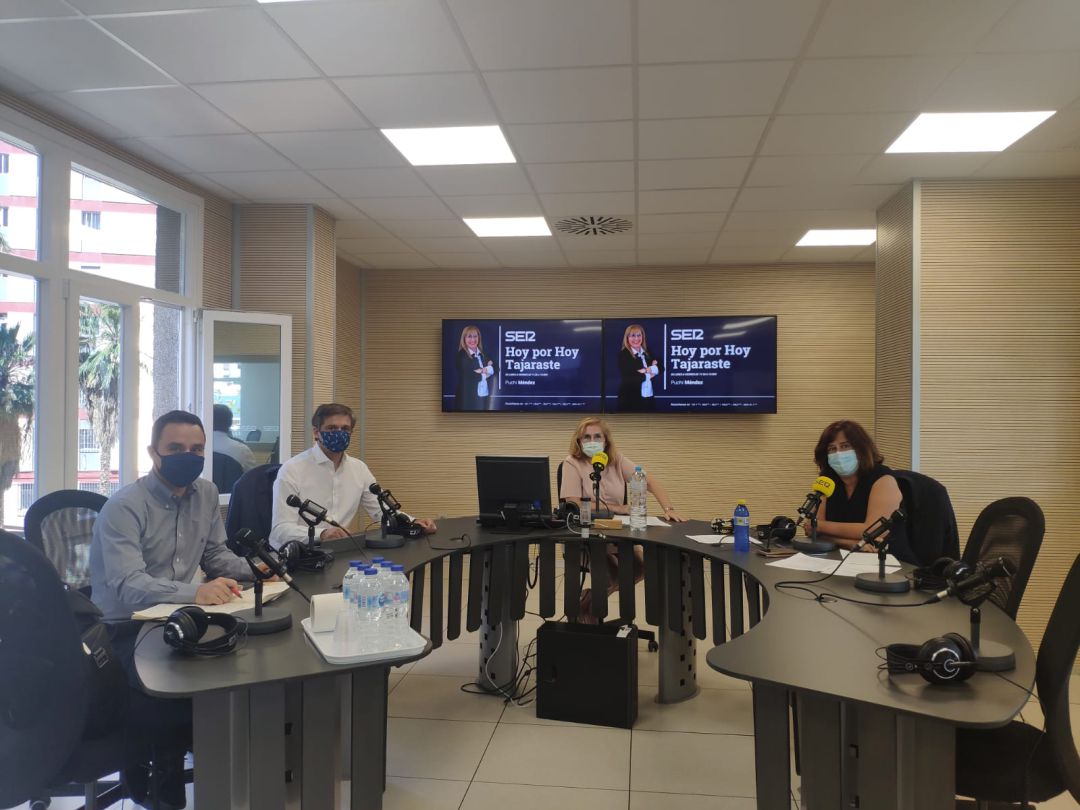 La Cadena SER en Canarias ofrece un programa especial sobre los desafíos del sector platanero. La Cadena SER en Canarias ofrece un programa especial sobre los desafíos del sector platanero.