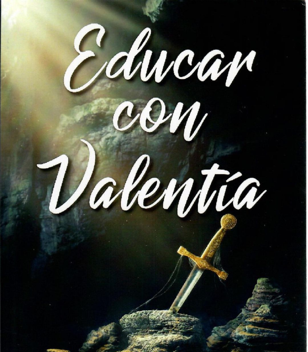 Lorca celebra el Día del Libro repartiendo flores y un libro del escritor Jesús Lozano. Lorca celebra el Día del Libro repartiendo flores y un libro del escritor Jesús Lozano.
