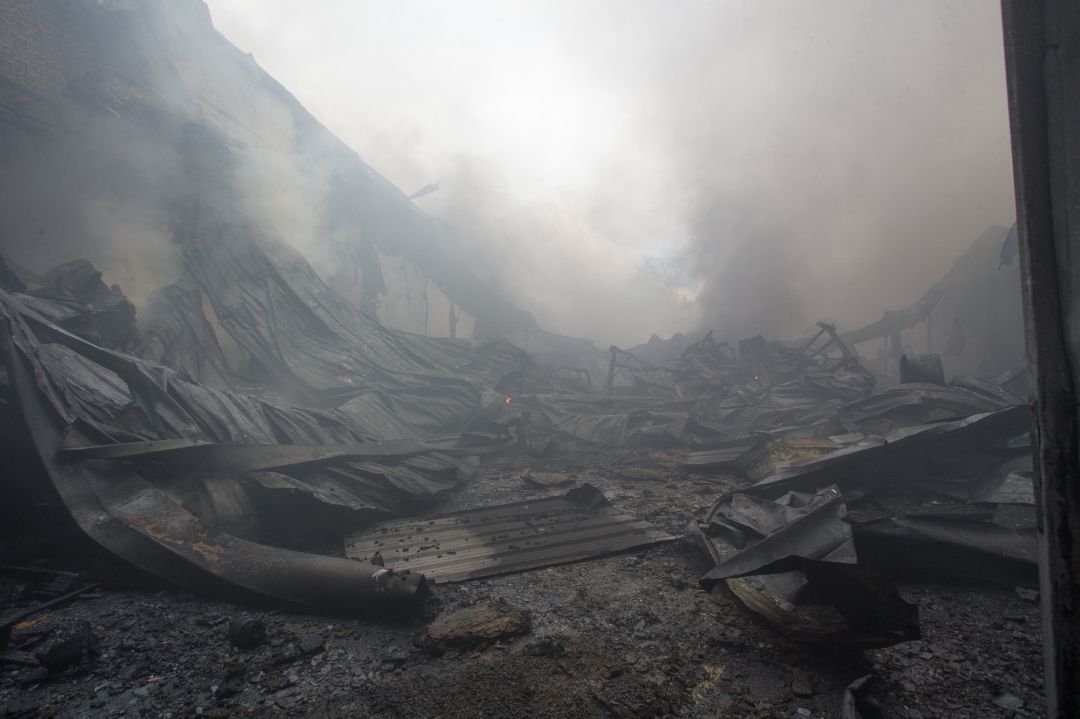 Destrozos generados por un incendio en el Polígono Industrial Ceao, a 11 de abril de 2021 Destrozos generados por un incendio en el Polígono Industrial Ceao, a 11 de abril de 2021