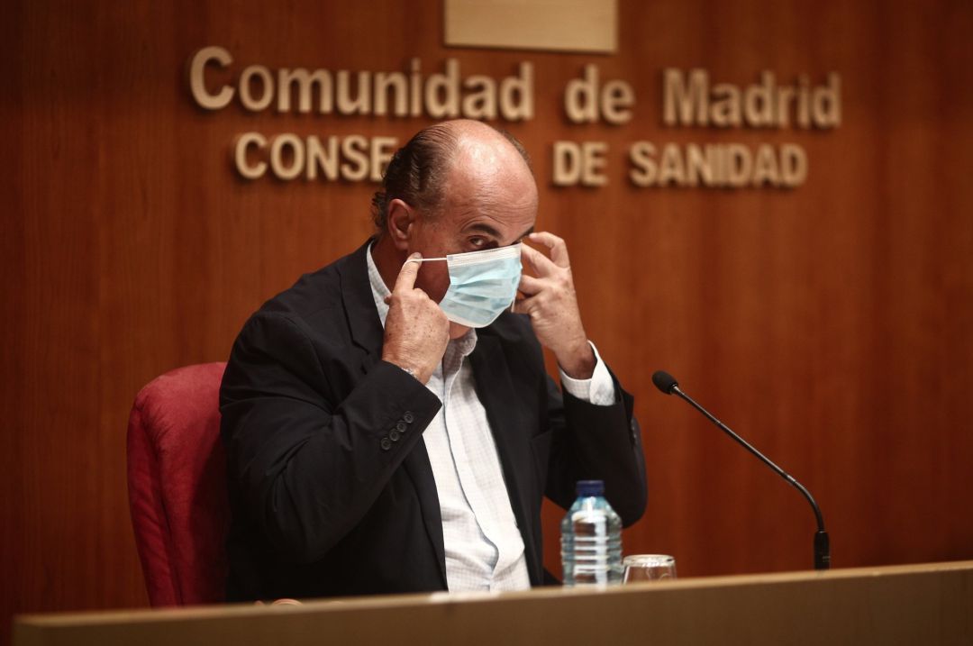 El viceconsejero de Salud Pública y Plan COVID-19 de la Comunidad de Madrid, Antonio Zapatero, interviene en una rueda de prensa convocada ante los medios, a 16 de abril de 2021 El viceconsejero de Salud Pública y Plan COVID-19 de la Comunidad de Madrid, Antonio Zapatero, interviene en una rueda de prensa convocada ante los medios, a 16 de abril de 2021