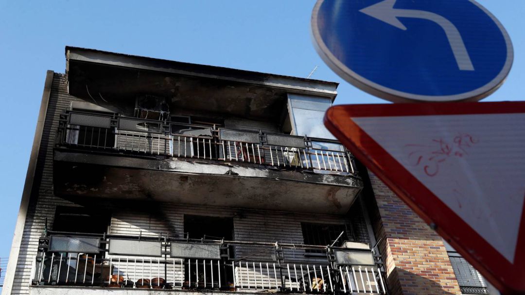 Imagen del edificio en Villaverde después del incendio provocado por el condenado Imagen del edificio en Villaverde después del incendio provocado por el condenado