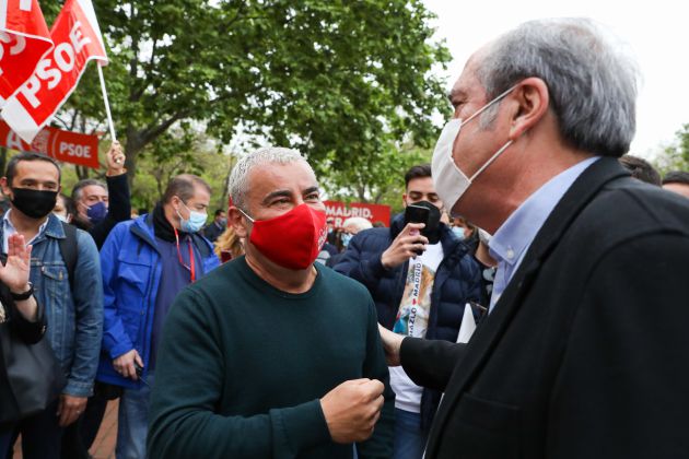 El presentador de TV, Jorge Javier Vázquez, junto al candidato del PSOE, Ángel Gabilondo, en un mitin. El presentador de TV, Jorge Javier Vázquez, junto al candidato del PSOE, Ángel Gabilondo, en un mitin.