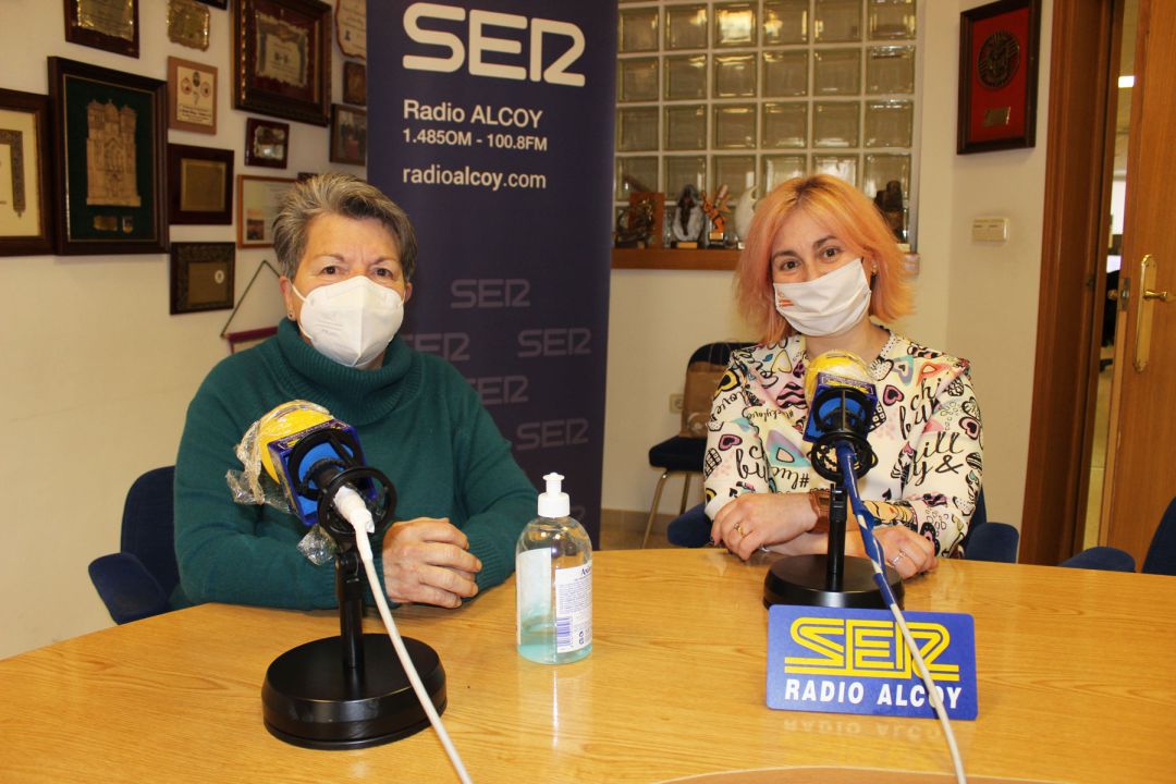 María José Mira y Arancha Chazarra en los estudios centrales de Radio Alcoy María José Mira y Arancha Chazarra en los estudios centrales de Radio Alcoy